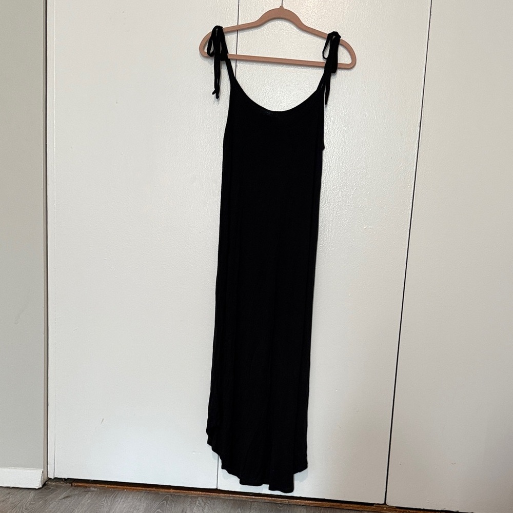 Chic Black Maxi Dress with Tie Straps